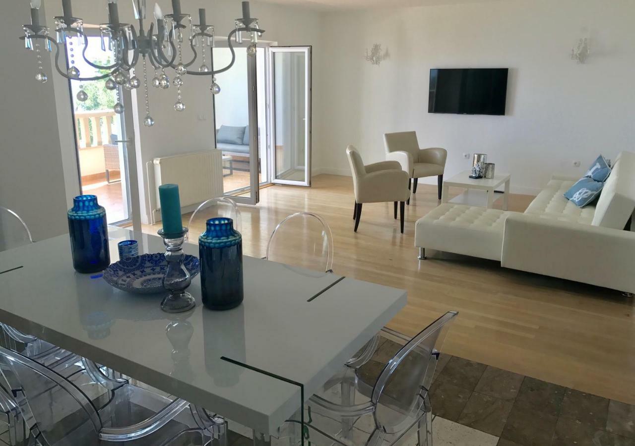 Apartments Villa Lux Dugi Rat Esterno foto