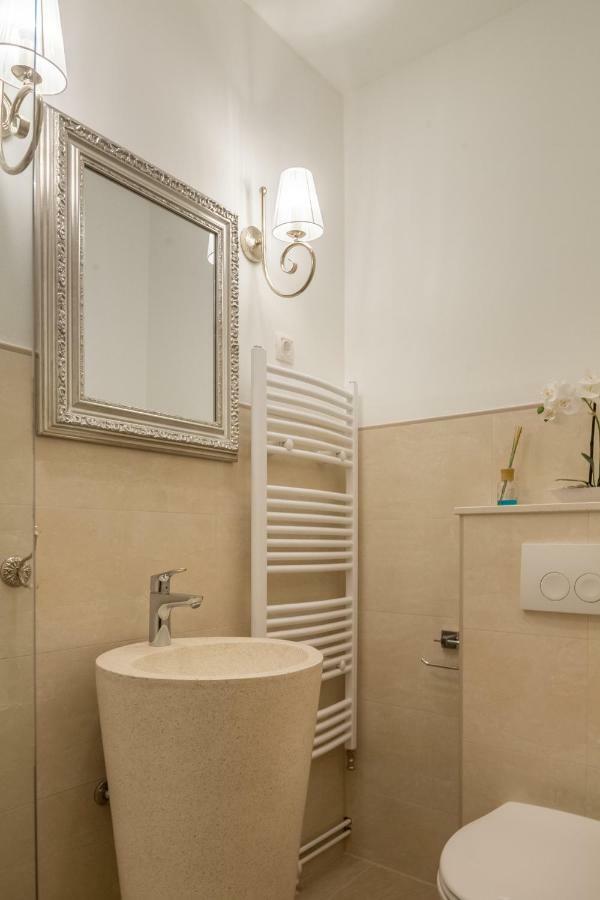 Apartments Villa Lux Dugi Rat Esterno foto