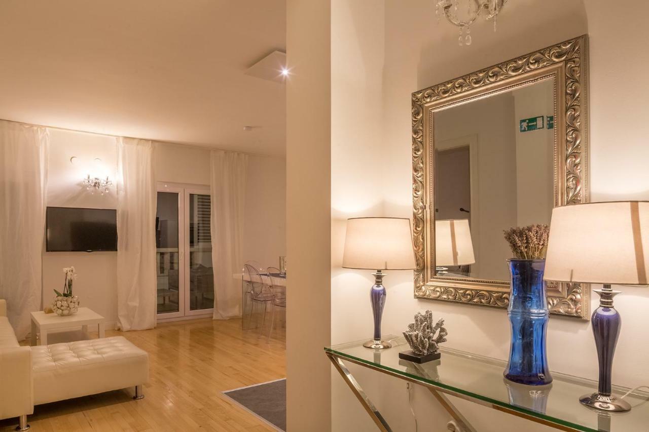 Apartments Villa Lux Dugi Rat Esterno foto